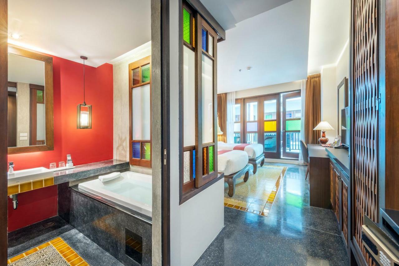 Deluxe Twin Bed Pool View